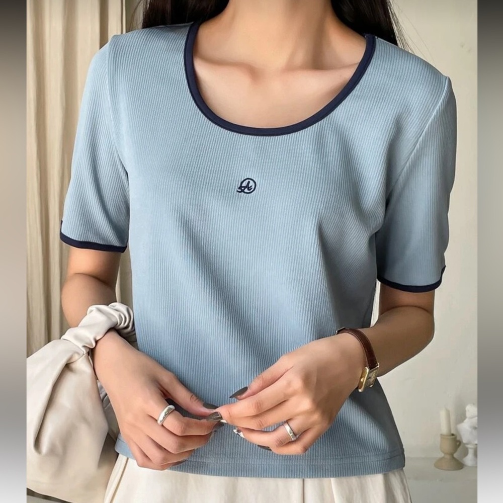SHEIN DAZY Letter Embroidery Rib-knit Contrast Binding Tee – Size M